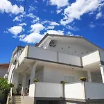 Apartment Lucica Jezera