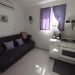 Lucica Apartment *