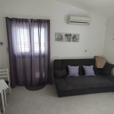 公寓 Lucica 耶泽拉