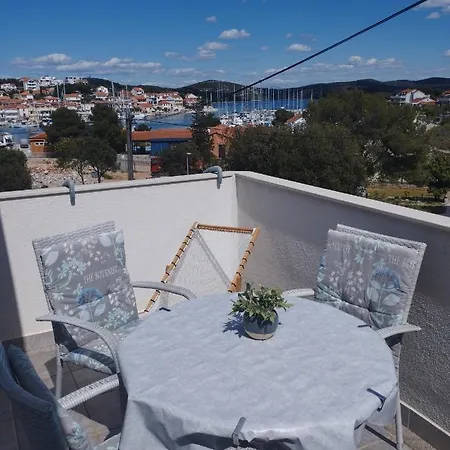 公寓 Lucica 耶泽拉