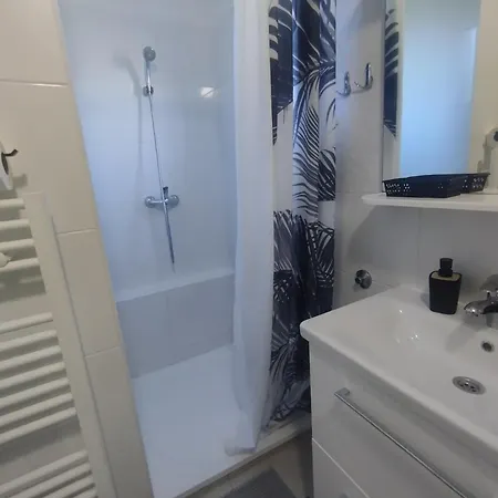 Lucica Apartment *