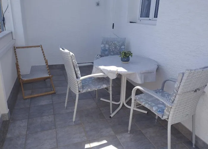 Lucica Апартаменты Езера