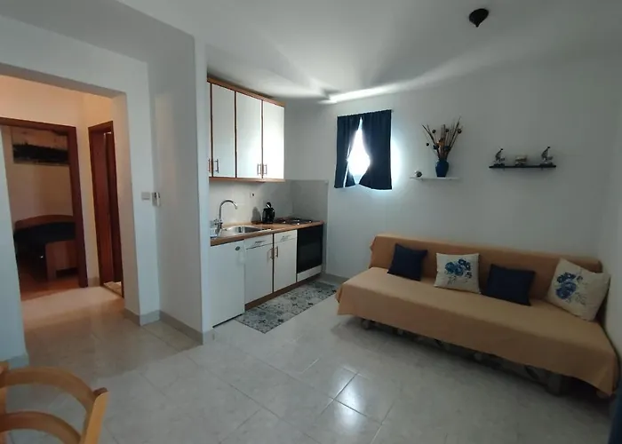 Lucica Апартаменты Езера