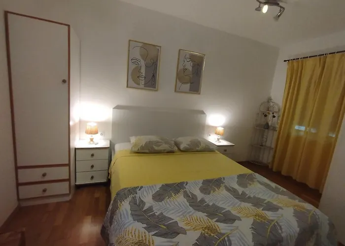 Lucica Апартаменты Езера